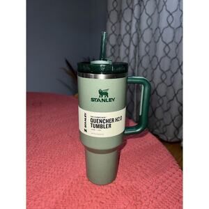 HAMMERTONE GREEN - Stanley 40 oz FlowState Quencher H2.0 Tumbler
